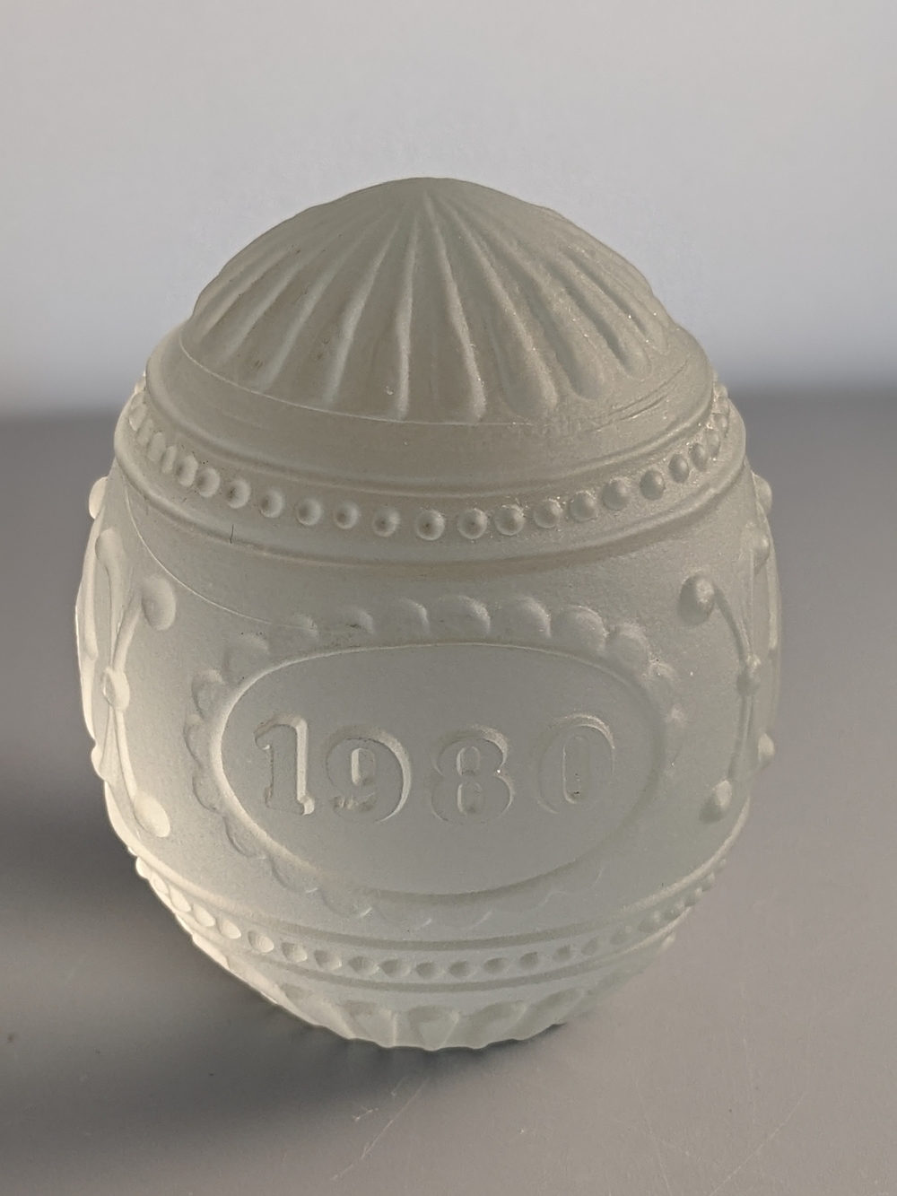 Vintage Kristallglas Goebel West Germany Frosted Glass Egg Ornament 1980